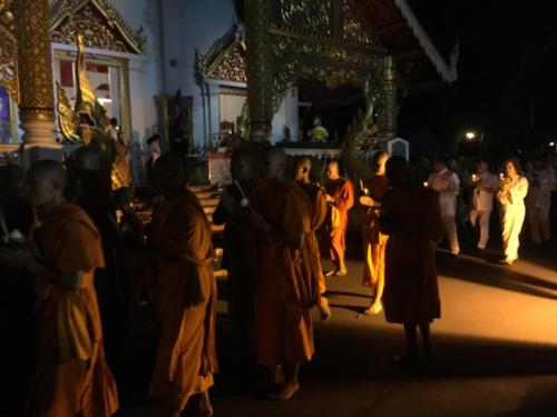 Célébration moines bouddhistes