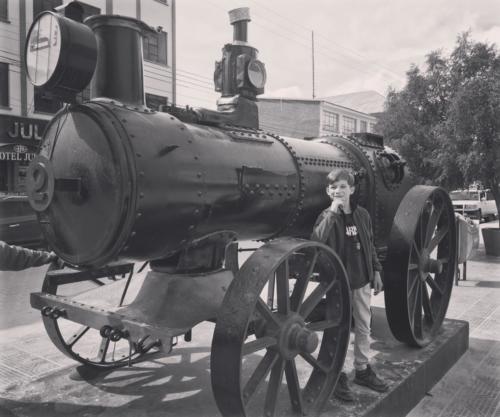 Louis et la locomotive à vapeur